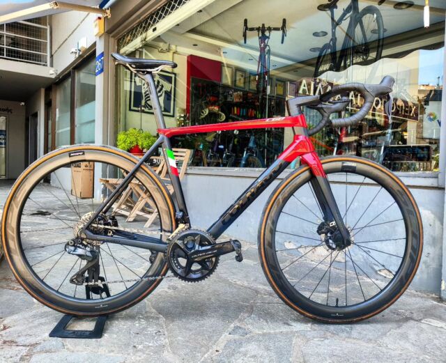 Colnago C68. Italian beauty...
#lestosbikes #roadcycles #roadbike #colnago #scopecycling #faveroassioma #cycling #cyclinglife