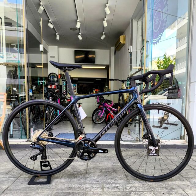 Giant TCR advanced 1 Di2
#giantbikes
#gianttcr 
#roadbike 
#cycling 
#neverstopriding 
#lestosbikes