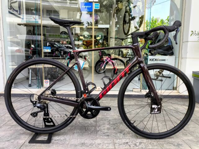 Giant Defy Advanced 2

#giantbikes 
#giantdefy 
#roadbikes
#cycling 
#lestosbikes 
#ride 
#roadcycling 
#bikeporn